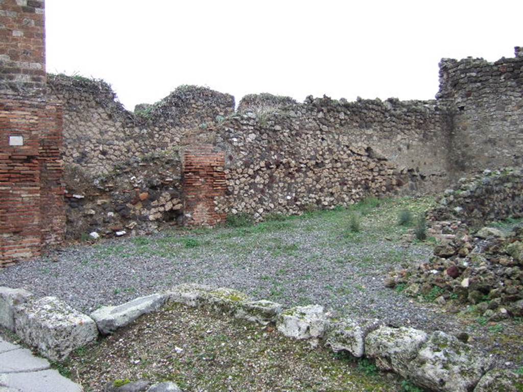 VII.10.7 Pompeii. December 2005. Entrance on Vicolo di Eumachia.