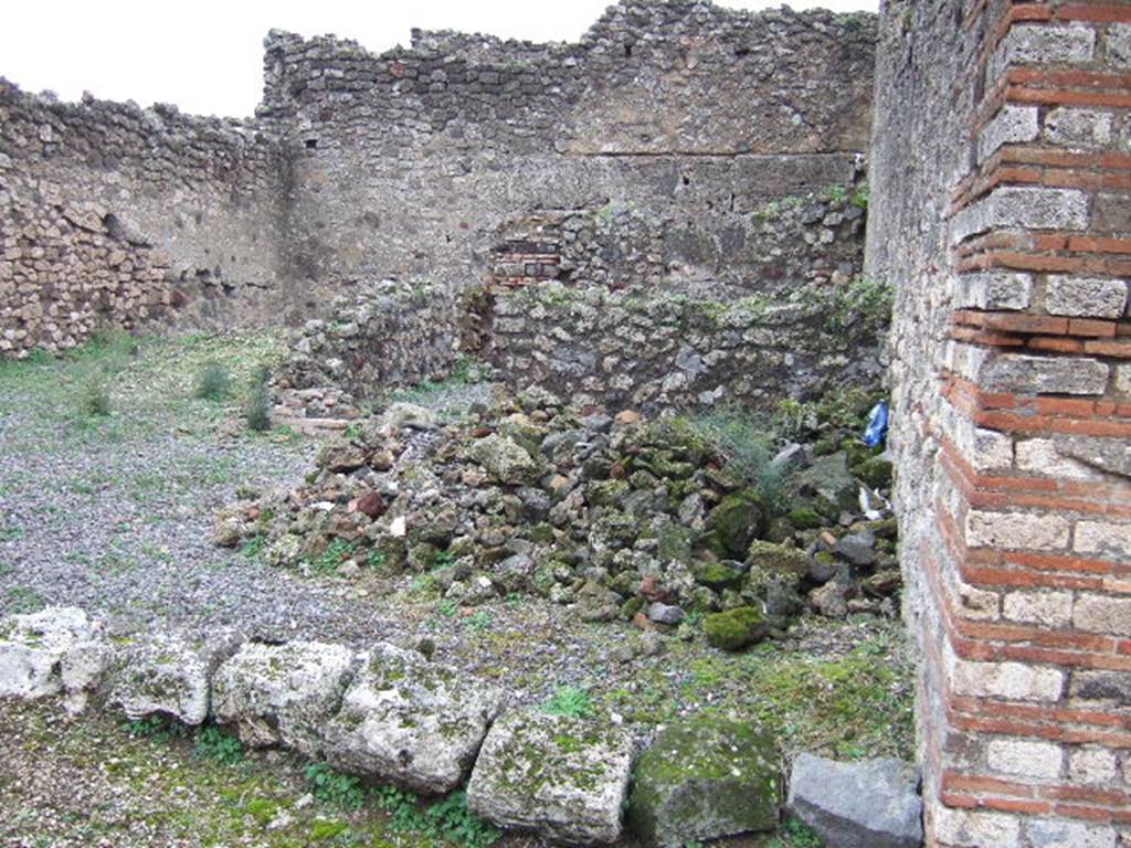 VII.10.7 Pompeii. December 2005. Looking east along south side.