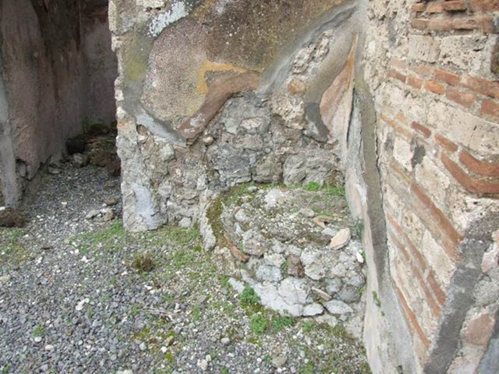 VII.10.9 Pompeii. March 2009. Podium in north west corner of small atrium.
