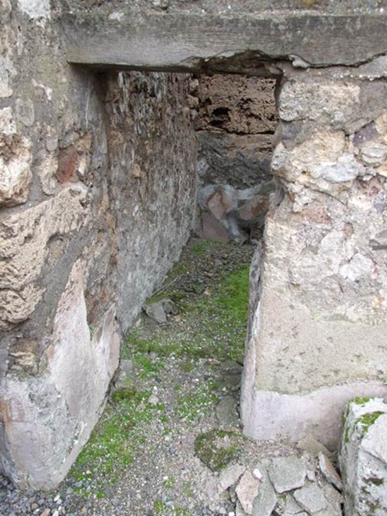 VII.10.9 Pompeii. March 2009. Doorway to Cubiculum.
