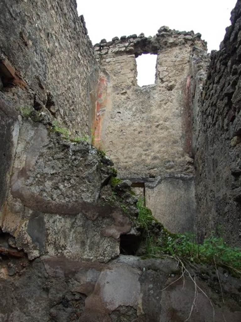 VII.10.9 Pompeii. March 2009. North wall of cubiculum. Also at the rear, the upper north wall of other cubiculum, and upper window onto Vicolo del Balcone Pensile.