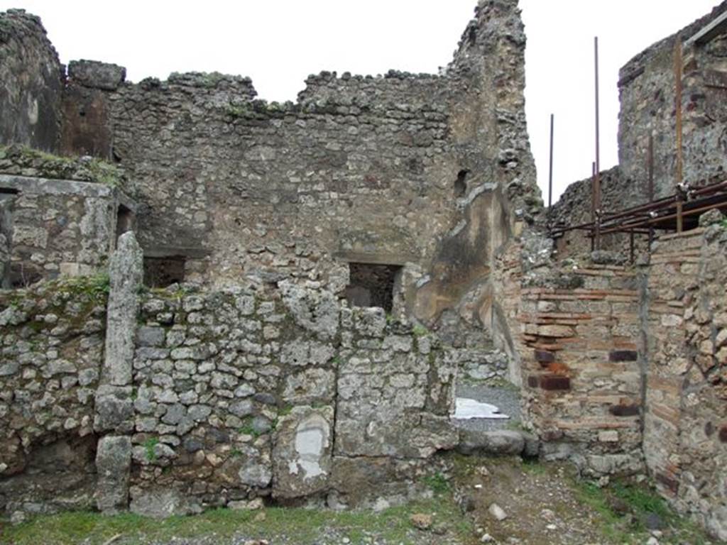 VII.10.10 Pompeii. March 2009.
Looking west from rear room of VII.10.10 to small atrium of VII.10.9