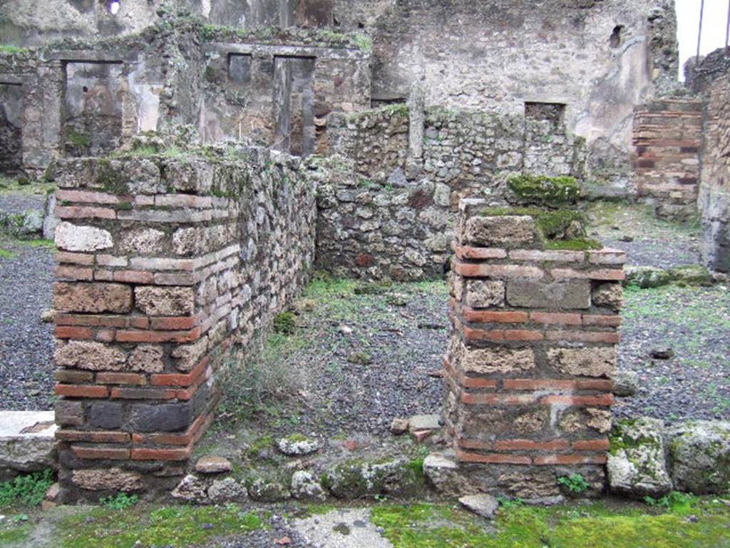VII.10.11 Pompeii. Steps to upper floor. December 2005.
