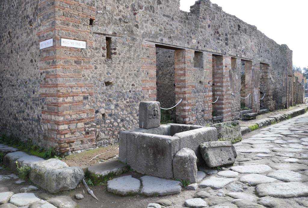 VII.11.5, Pompeii. December 2018.
Looking south from fountain outside VII.11.5, on east side of Vicolo della Maschera. Photo courtesy of Aude Durand.