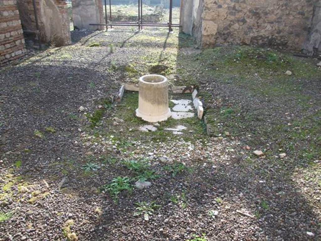 VII.11.6 Pompeii. Hospitium. Marble Impluvium. December 2007.