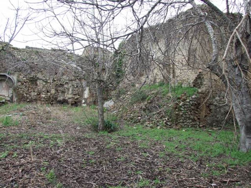 VII.11.14 Pompeii. March 2009. Garden “C”, North wall, with remains of two of the three garden rooms.