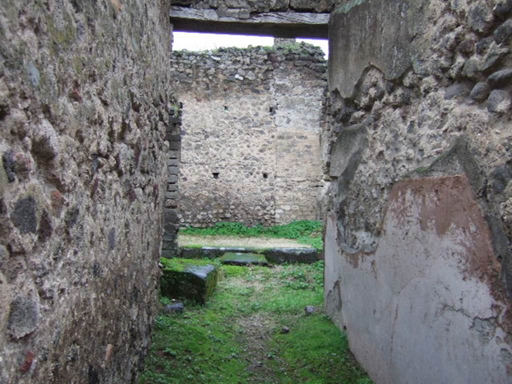 VII.11.14 Pompeii. December 2005. Entrance corridor, looking west to Garden area.
