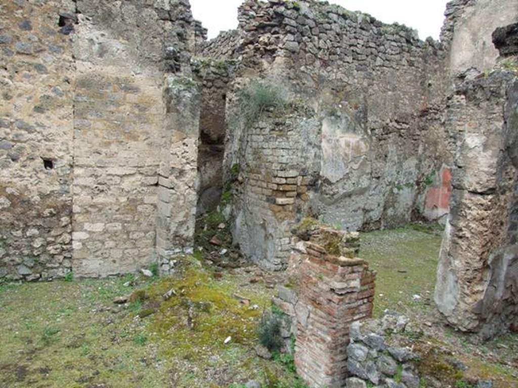 VII.11.14 Pompeii. March 2009. Rooms 5 and 7 on north west side of Garden area “A”, with remains of North wall.
