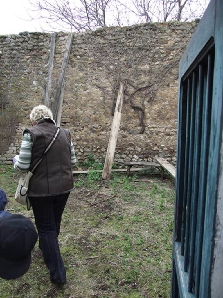 VII.11.14 Pompeii. March 2009. Entrance to Garden area “B”