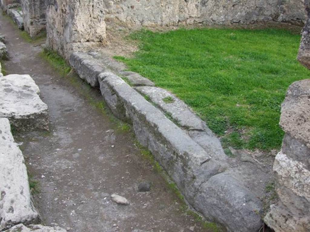 VII.12.2 Pompeii. December 2007. Sill.