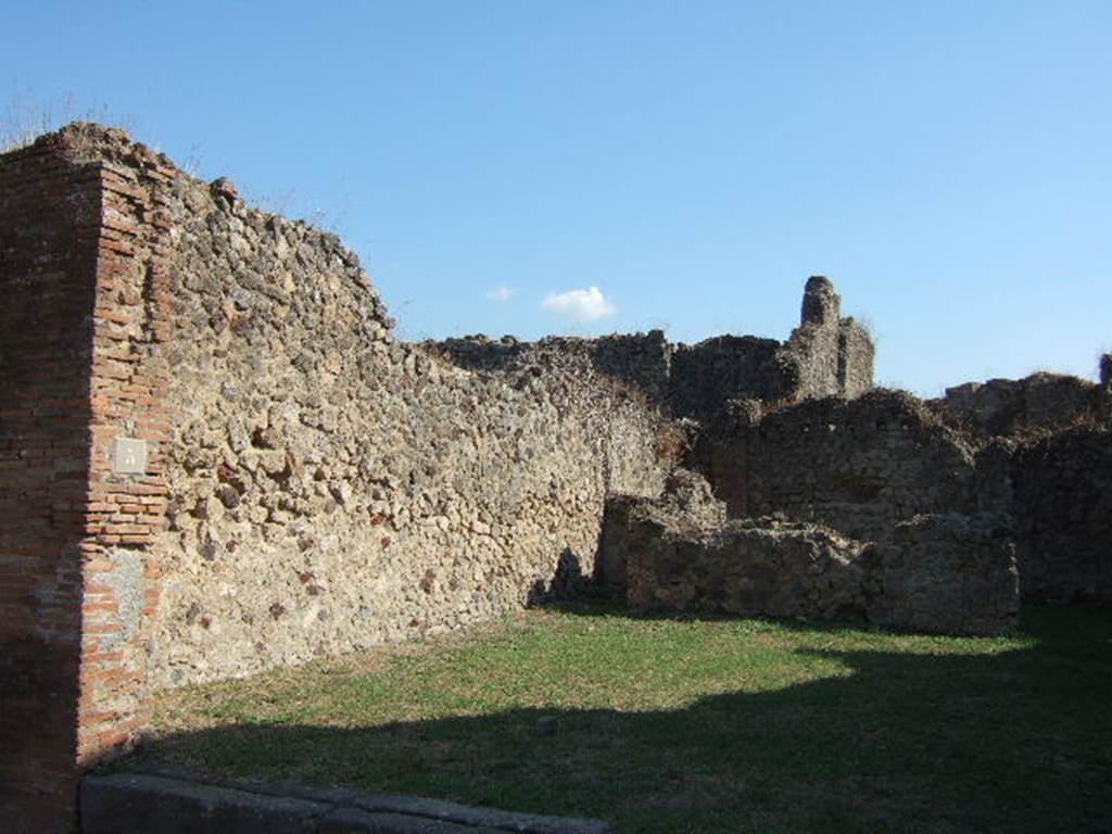 VII.12.5 Pompeii. September 2005. East wall.