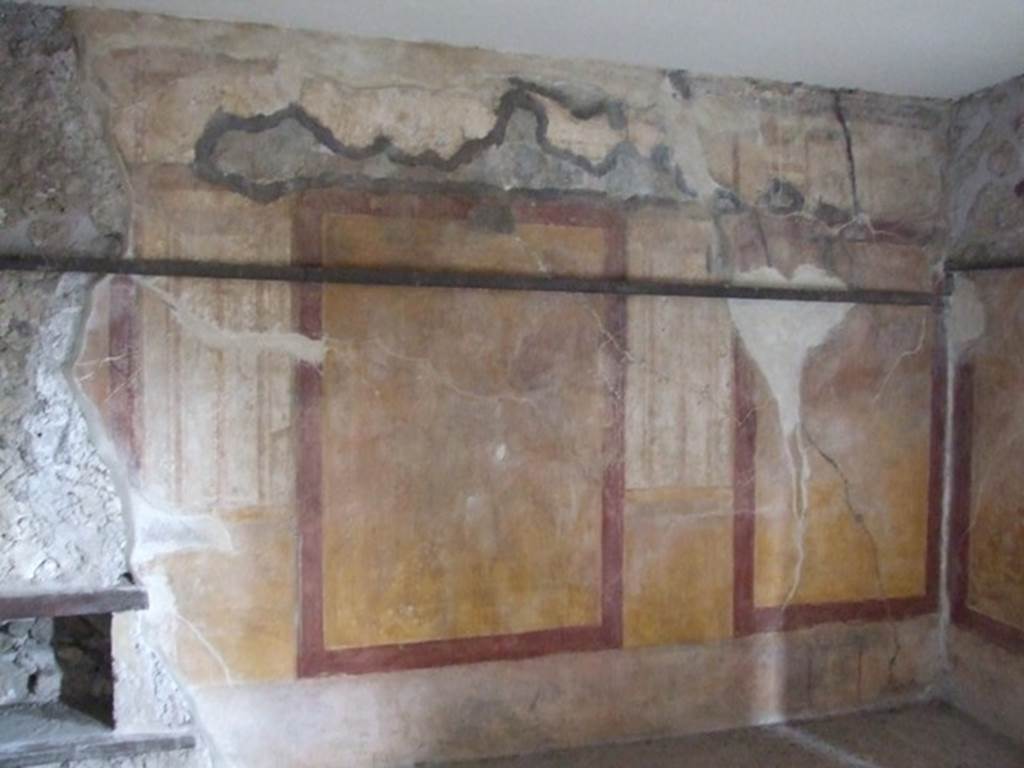 VII.12.20 Pompeii. March 2009. Room 4. North wall.