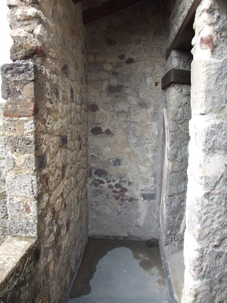 VII.12.20 Pompeii. March 2009. Doorway to Room 5.