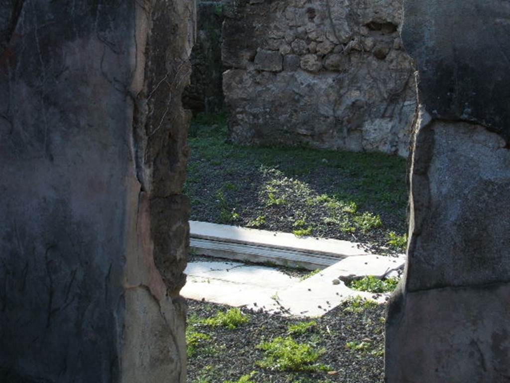 VII.12.21 Pompeii. December 2004.Looking southwest across atrium, photo taken from VII.12.15.