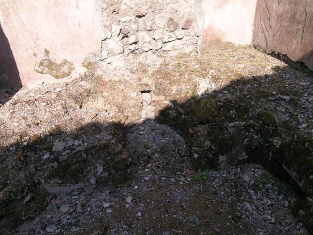 VII.12.22/25 Pompeii. June 2005. Photo courtesy of Nicolas Monteix.