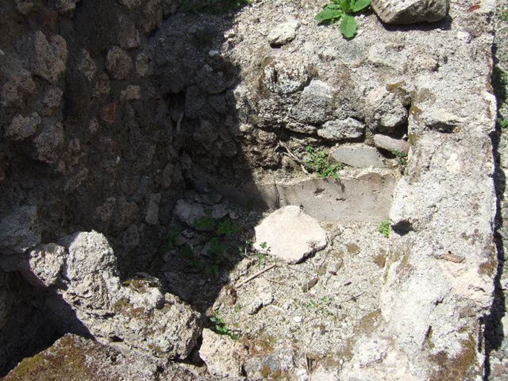 VII.12.30 Dwelling house with officina lanifricaria
Linked to VII.12.31