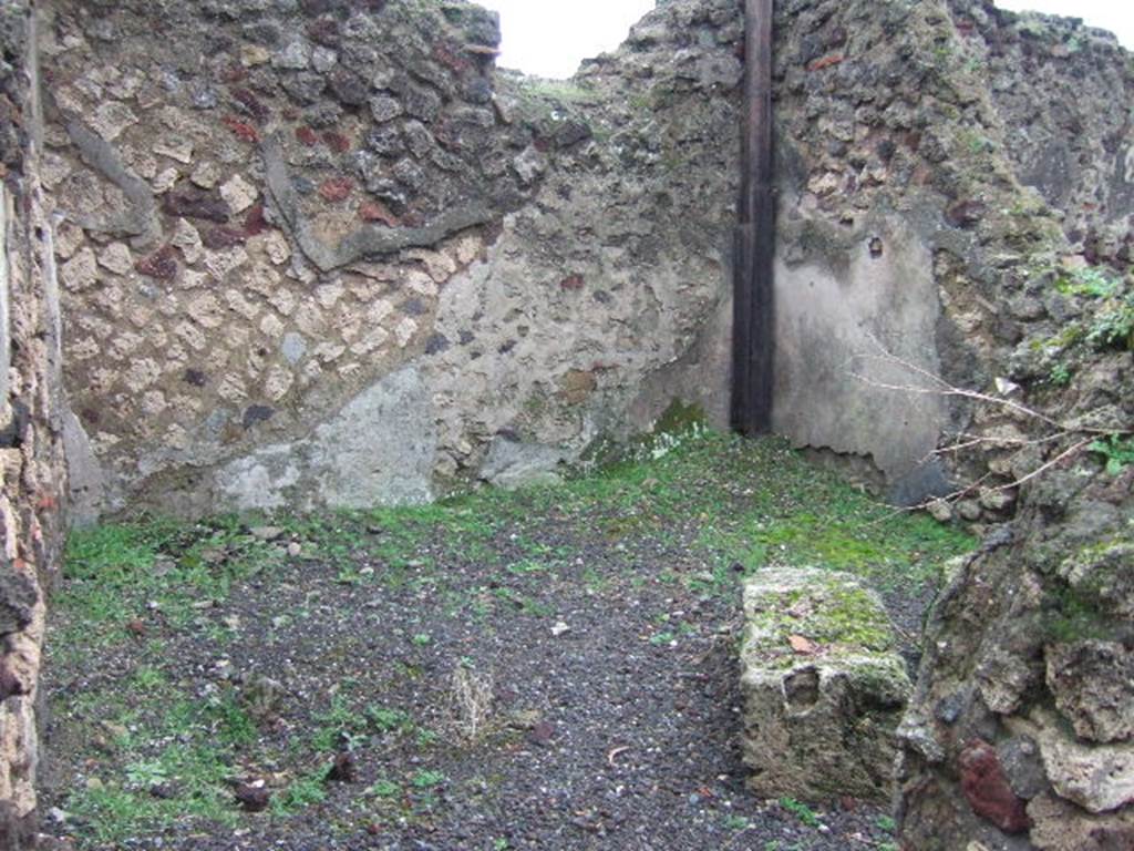 VII.13.8 Pompeii. December 2005. Cubiculum on east side of atrium.