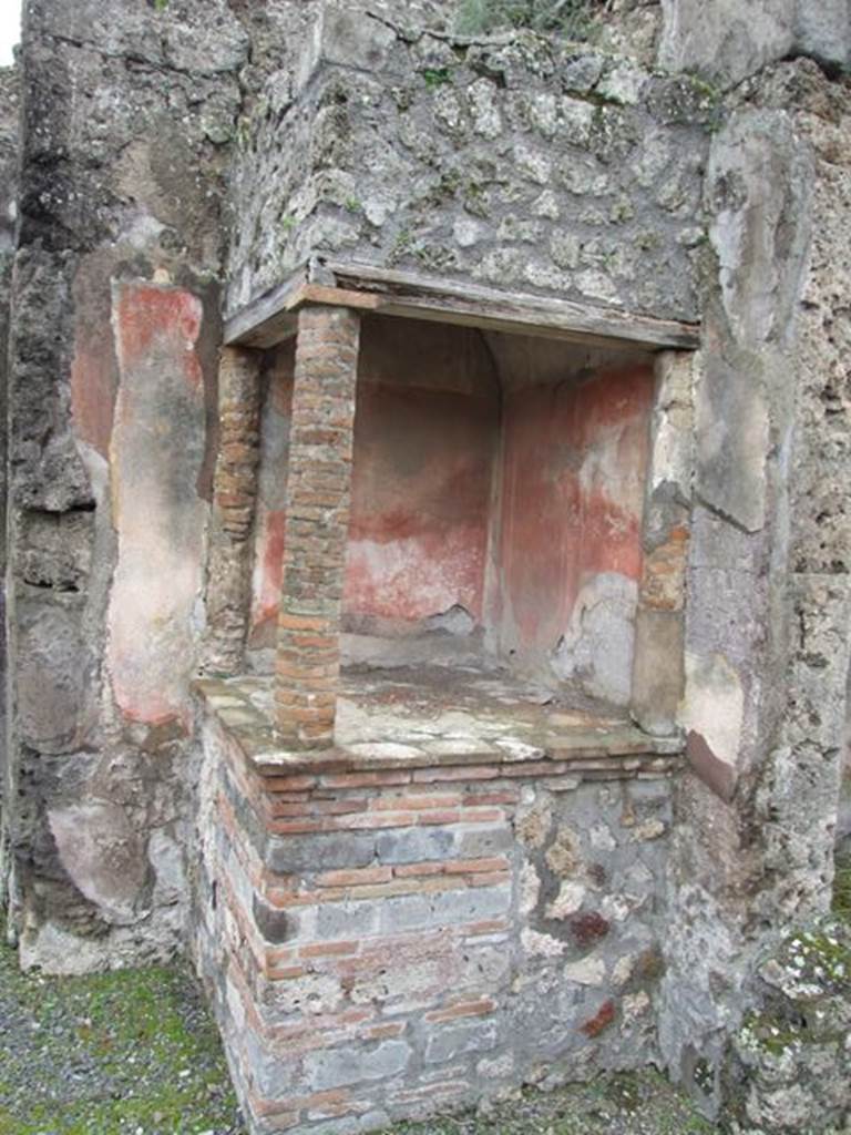VII.14.5 Pompeii. March 2009. Aedicula Lararium. Looking south.