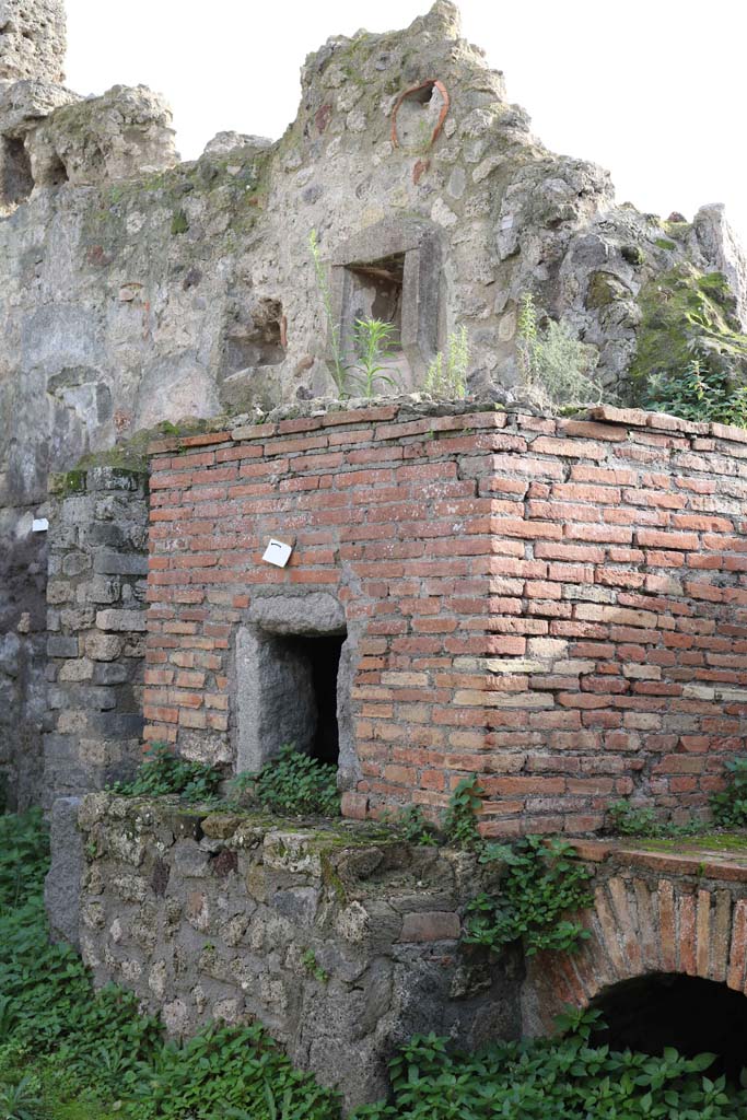 VII.14.5, Pompeii. December 2018.
Room 18, looking towards east end of south wall. Photo courtesy of Aude Durand.