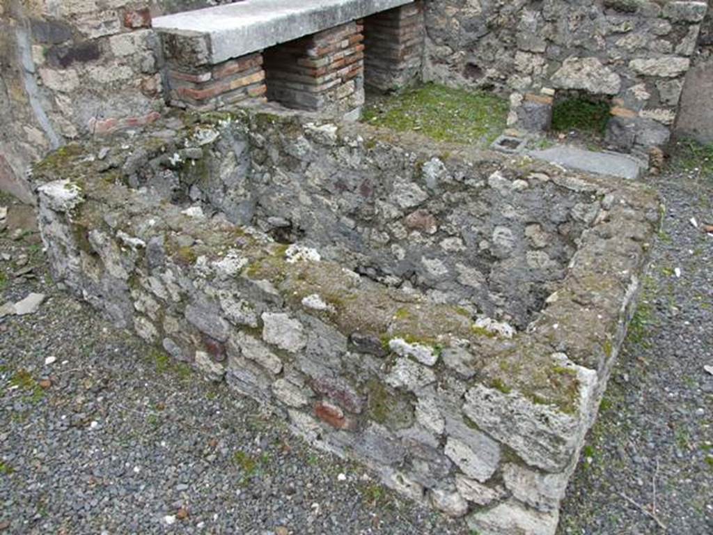 VII.14.5 Pompeii. March 2009. Room 21. Basin or tank.