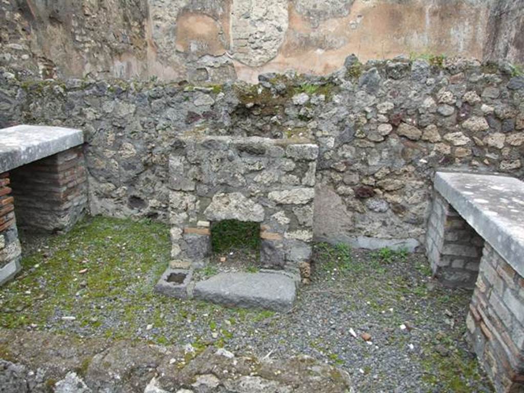 VII.14.5 Pompeii. March 2009. Room 21. Kettle oven.