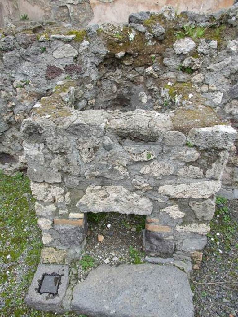 VII.14.5 Pompeii. March 2009. Room 21. Kettle with oven under.