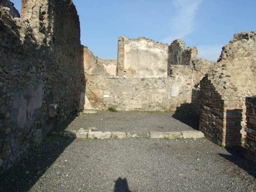 VII.14.6 Pompeii. Shop. Looking north.