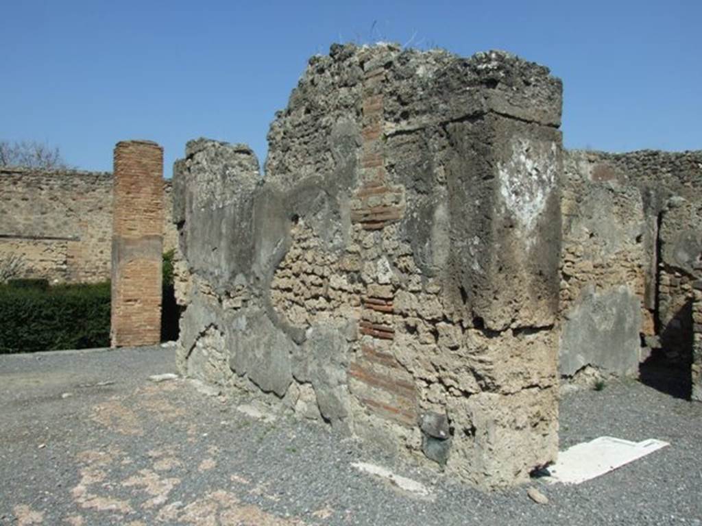 VII.14.9 Pompeii. March 2009. Room 5. Tablinum. East wall.