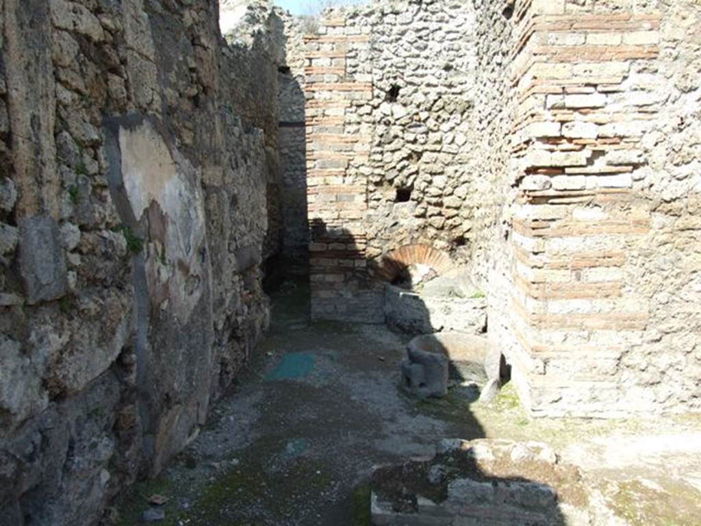 VII.14.9 Pompeii. March 2009. Looking north from room 7 to room 8.