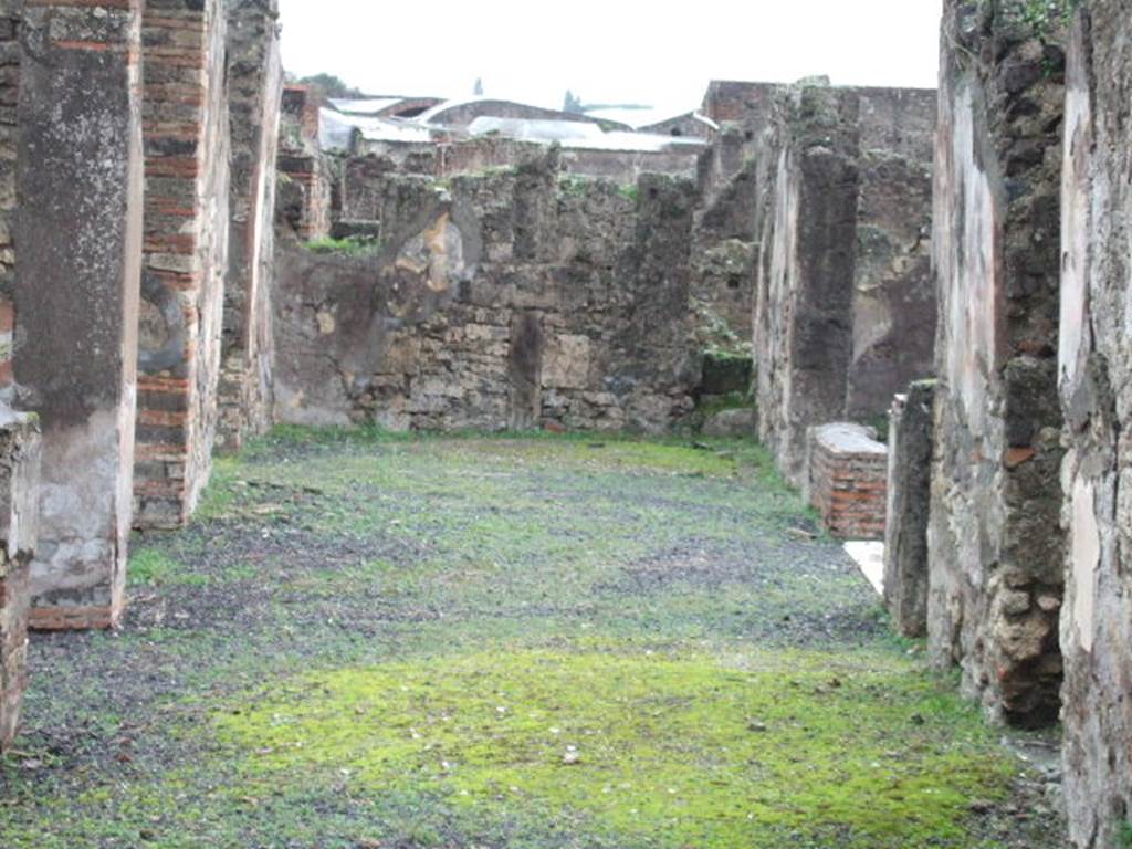 VII.14.18 Pompeii. December 2005. Looking east from entrance.