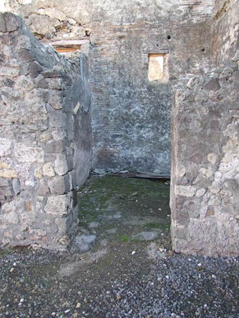 VII.15.1 Pompeii. December 2007. Cubiculum on west side of entrance.