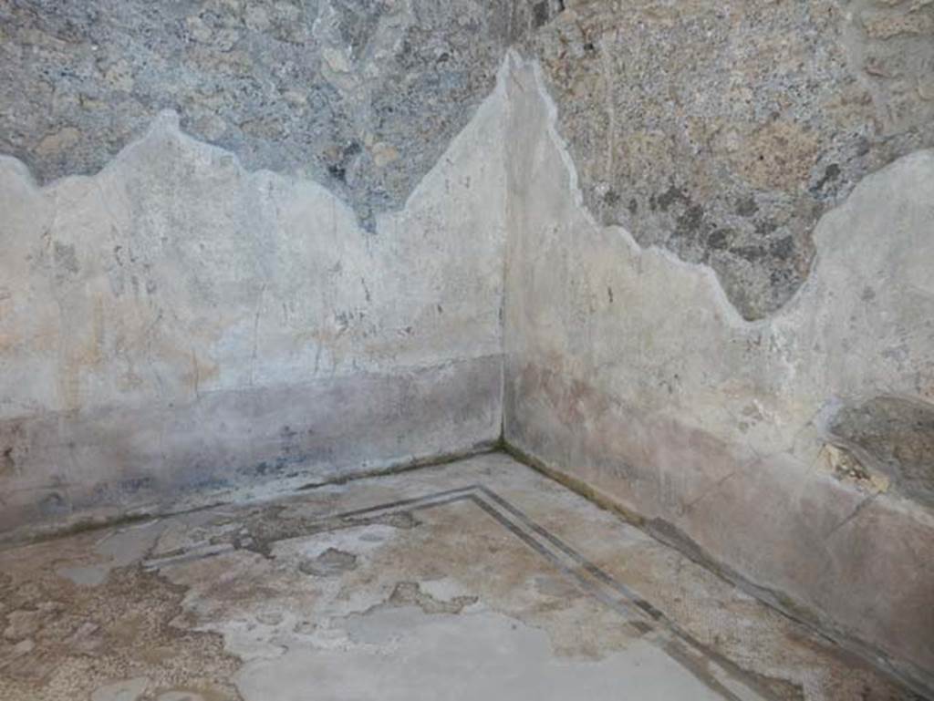 VII.15.2 Pompeii. May 2018.Looking towards south-east corner of cubiculum.
Photo courtesy of Buzz Ferebee.