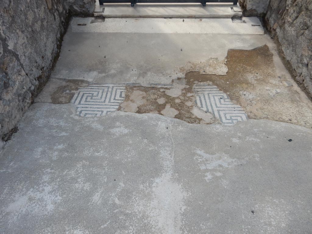 VII.15.2 Pompeii. May 2018. Looking south to entrance doorway from entrance corridor/fauces. Photo courtesy of Buzz Ferebee.