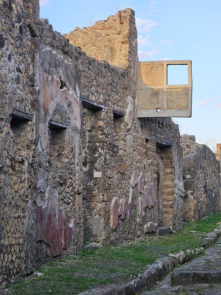 VII.15.4, VII.15.5 and VII.15.6 Pompeii. November 2024.
Entrance doorways. Photo courtesy of Annette Haug.
