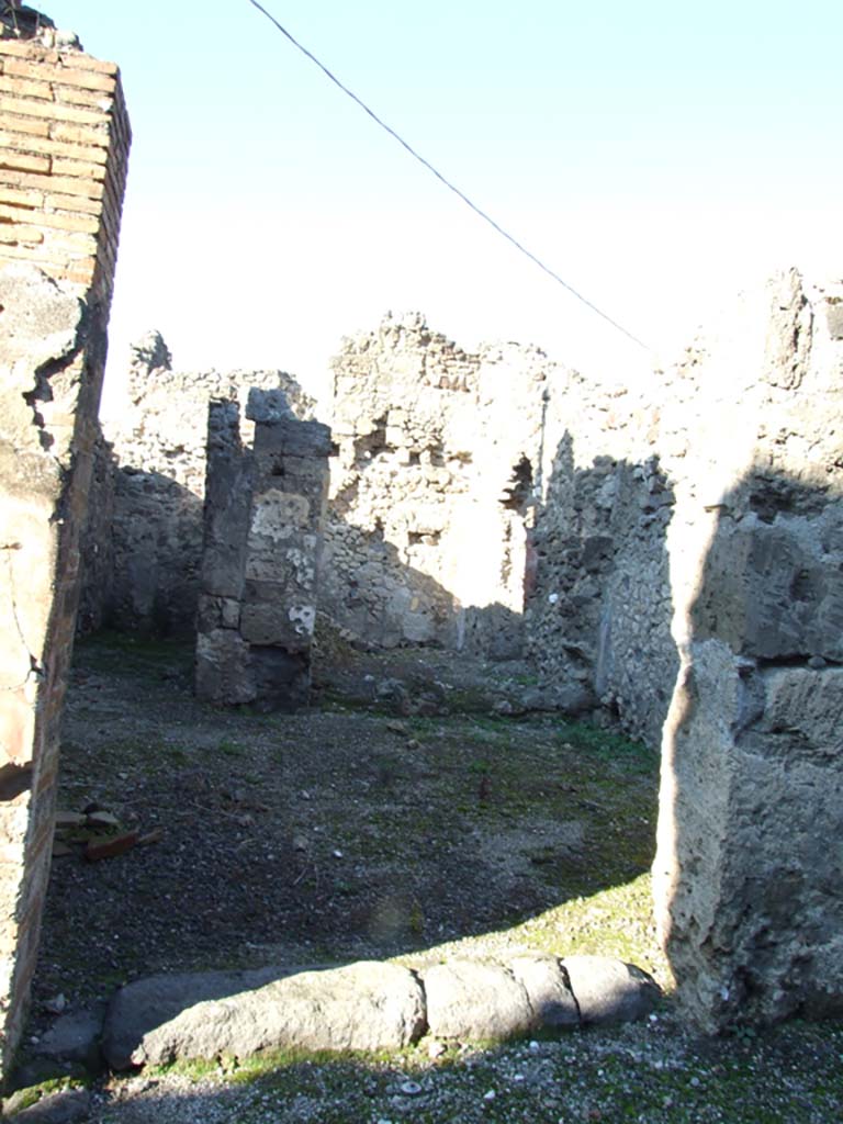 VII.15.6 Pompeii. December 2007. Looking north from entrance doorway.