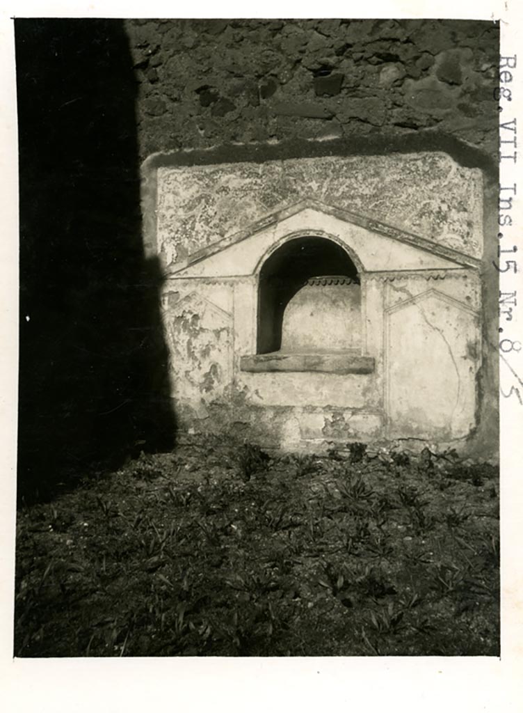 VII.15.8 Pompeii. Pre-1937-39. Looking towards niche in north wall of garden area.
Photo courtesy of American Academy in Rome, Photographic Archive. Warsher collection no. 956.