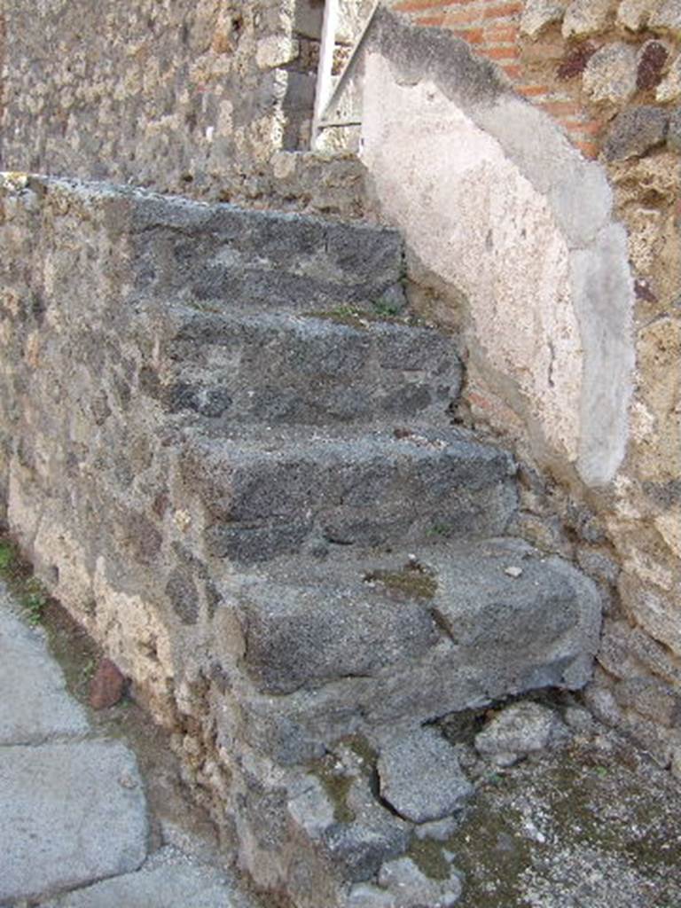 VII.15.15 Pompeii. September 2005. Steps outside entrance of VII.15.15

