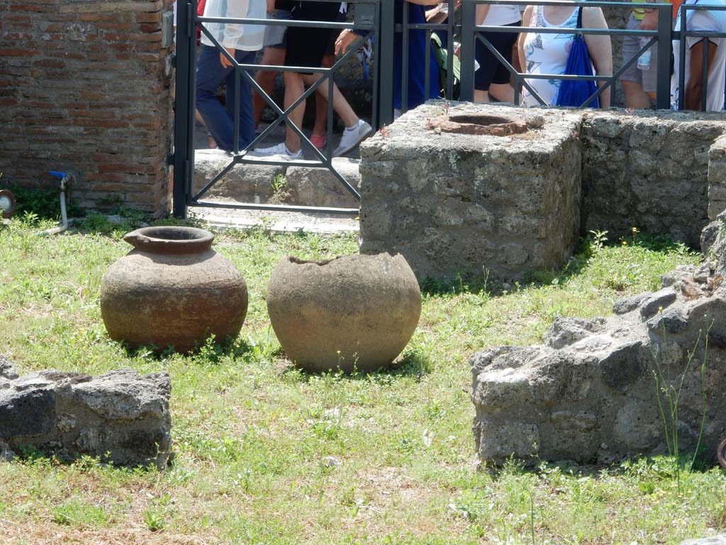 VII.16.7 Pompeii. June 2019. Looking south across bar-room from rear room, towards entrance doorway.
Photo courtesy of Buzz Ferebee.