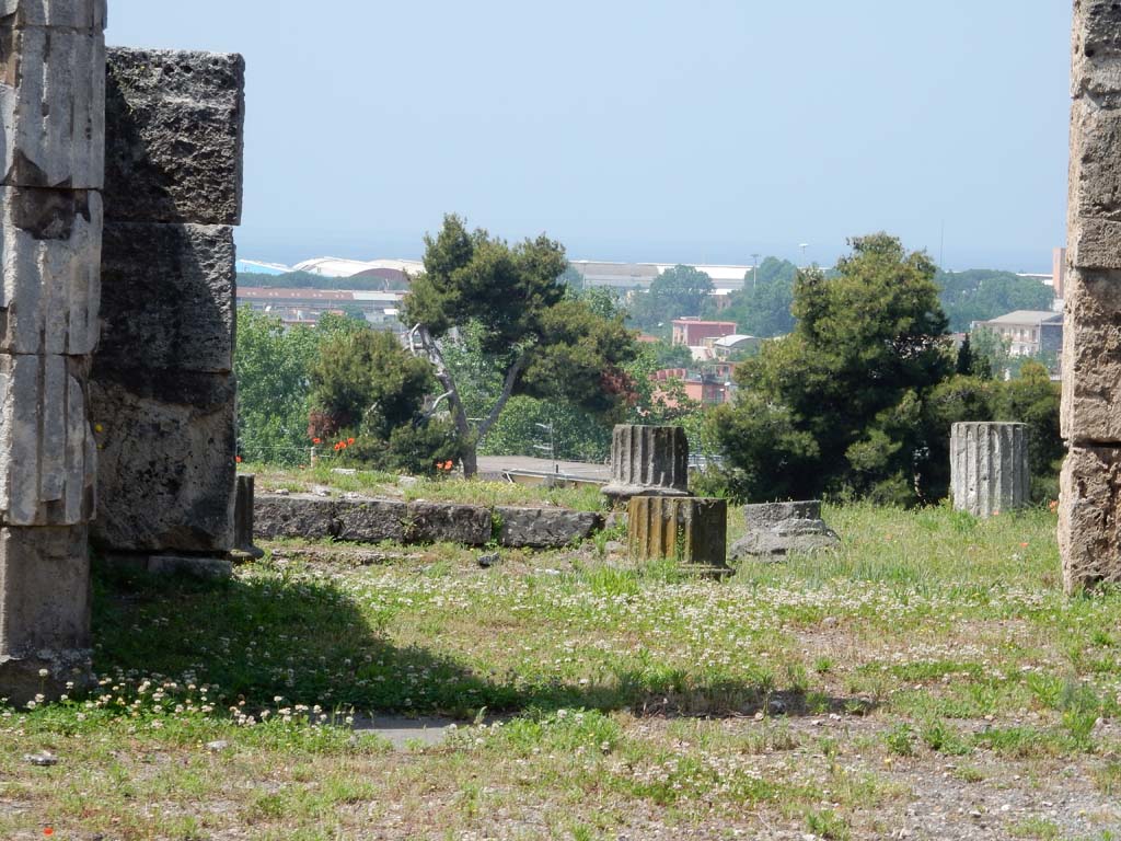 VII.16.13 Pompeii. June 2019. Room 9, tablinum, looking west from atrium, through tablinum.
Photo courtesy of Buzz Ferebee.