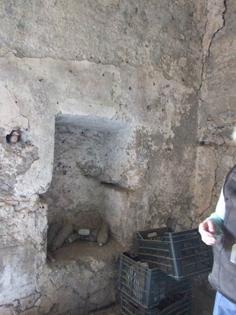 VII.16.13 Pompeii. March 2009. Room 47, recess on west wall in north-west corner.