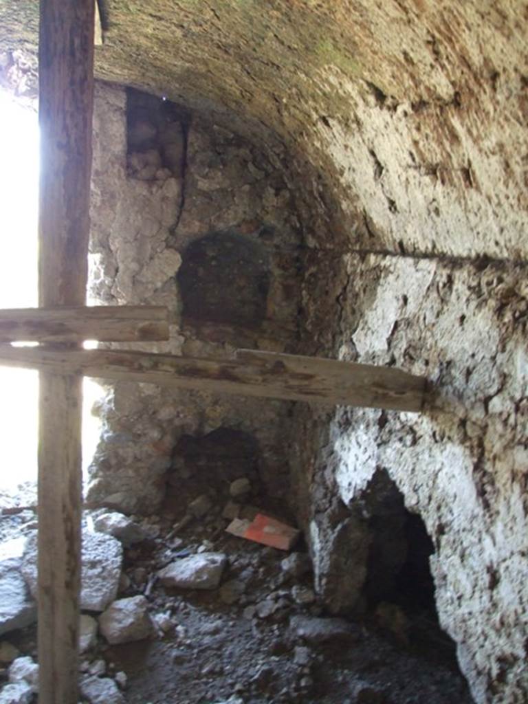 VII.16.13 Pompeii. March 2009. East side of small room in north-west corner of room 47.