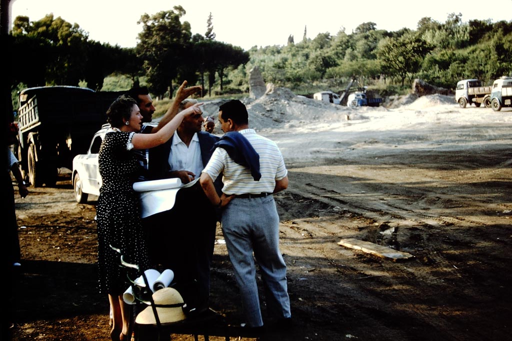 Wilhelmina Jashemski, Dr Carlo Giordano and others discussing the new excavations. 1959. Photo by Stanley A. Jashemski.
Source: The Wilhelmina and Stanley A. Jashemski archive in the University of Maryland Library, Special Collections (See collection page) and made available under the Creative Commons Attribution-Non Commercial License v.4. See Licence and use details.
J59f0120