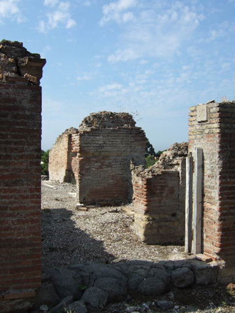VII.16.16 Pompeii. September 2004. Entrance doorway from road.
