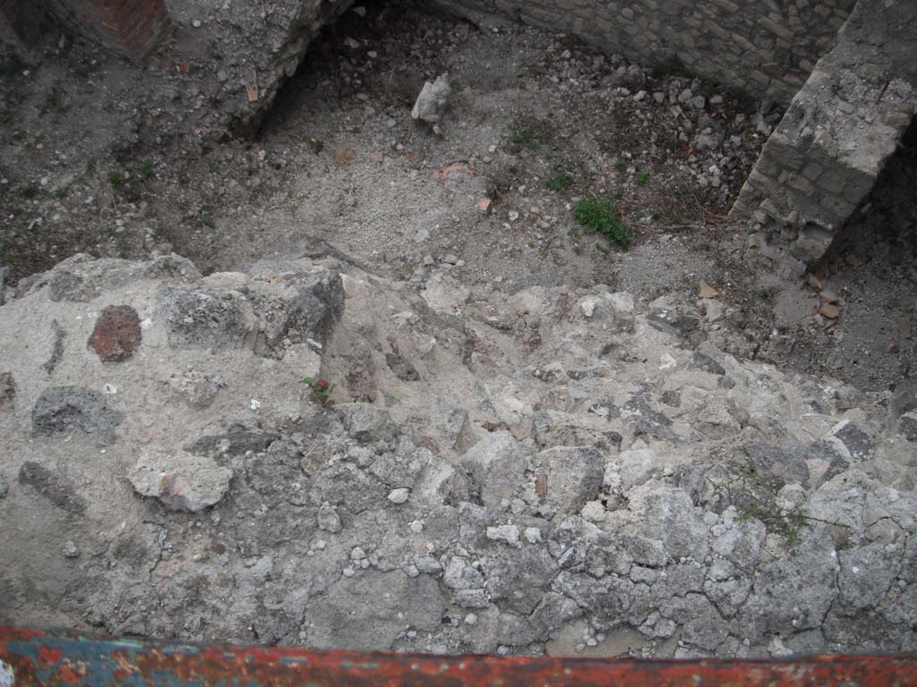 VII.16.17 Pompeii. June 2012.
Looking north from top of wall on north side of Vicolo dei Soprastanti. Photo courtesy of Ivo van der Graaff.