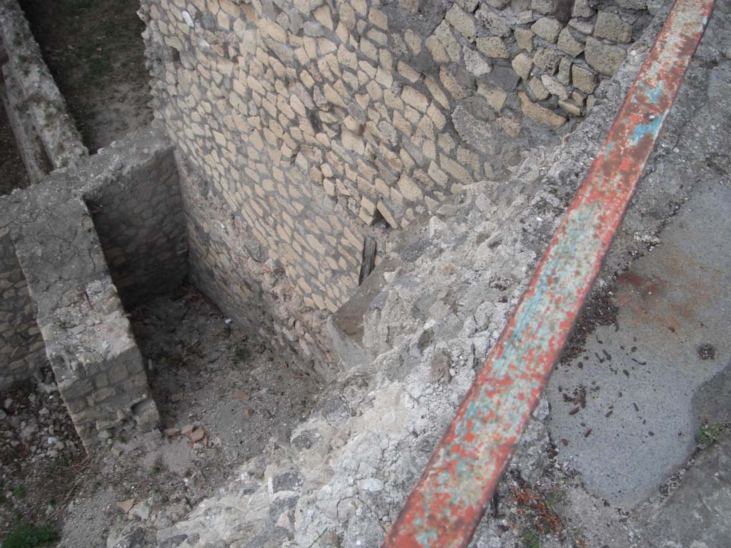 VII.16.17 Pompeii. June 2012. Looking north-east from top of wall on north side of Vicolo dei Soprastanti. Photo courtesy of Ivo van der Graaff.