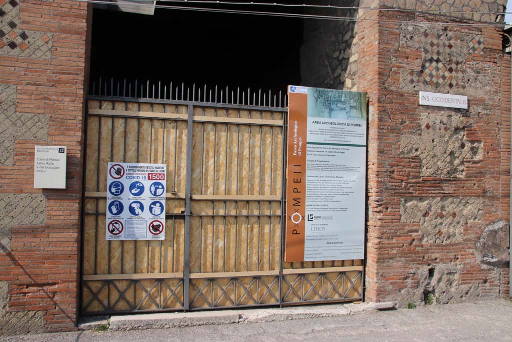 VII.16.22 Pompeii. September 2021. Looking west towards entrance doorway. Photo courtesy of Klaus Heese.