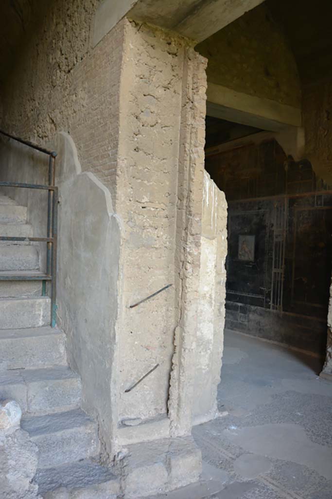 VII.16.22 Pompeii. October 2018. 
Looking south-east from landing 55 near stairs (54) towards doorway to room 58 with black walls.
Foto Annette Haug, ERC Grant 681269 D�COR.
