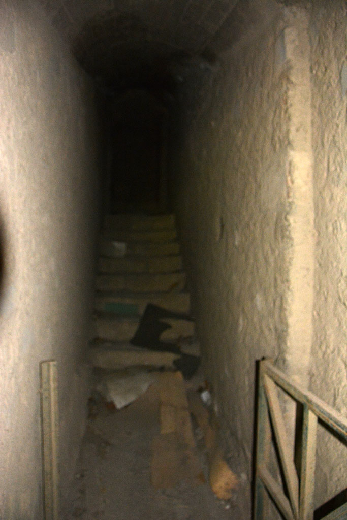 VII.16.22 Pompeii. October 2018. Corridor 76, steps up to upper floor.
Foto Annette Haug, ERC Grant 681269 D�COR.
