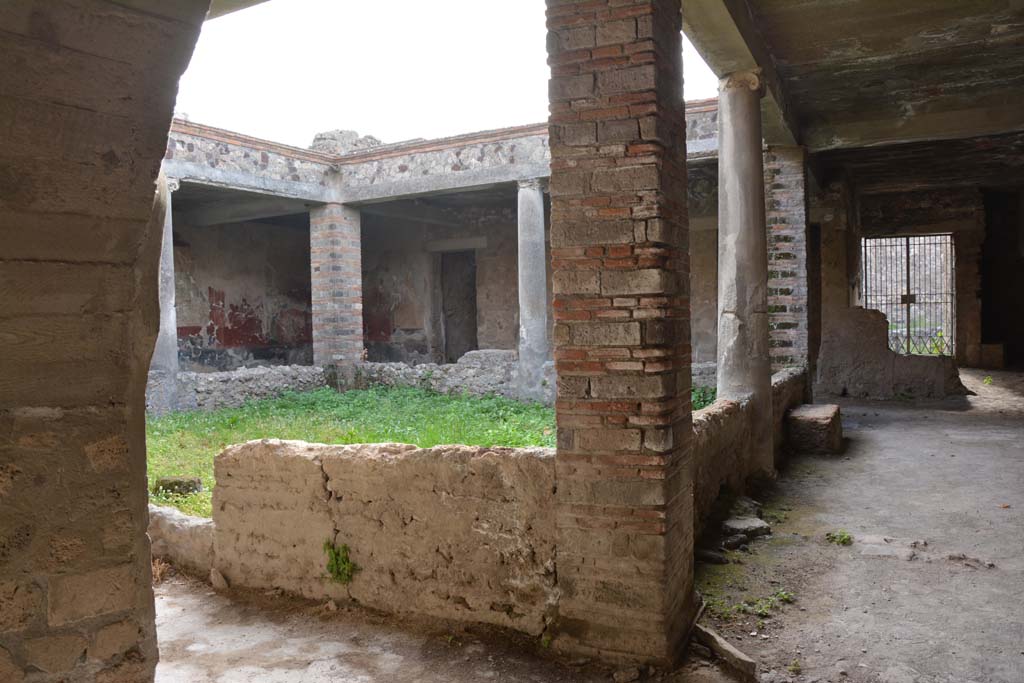 VII.16.22 Pompeii. October 2018. Peristyle garden, looking south towards entrance VII.16.17 in House of Maius Castricius.
Foto Annette Haug, ERC Grant 681269 D�COR.

