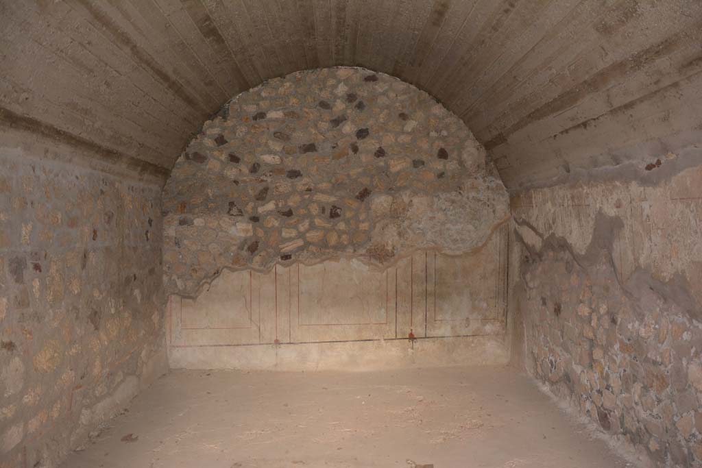 VII.16.17-22 Pompeii. October 2018. Room 8, looking towards north wall.
Foto Annette Haug, ERC Grant 681269 D�COR.
